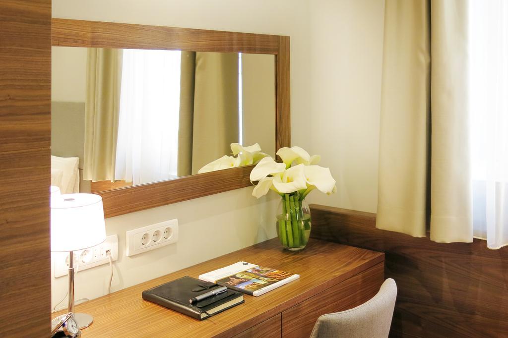 Nv Luxury Suites & Spa Belgrade Exterior photo